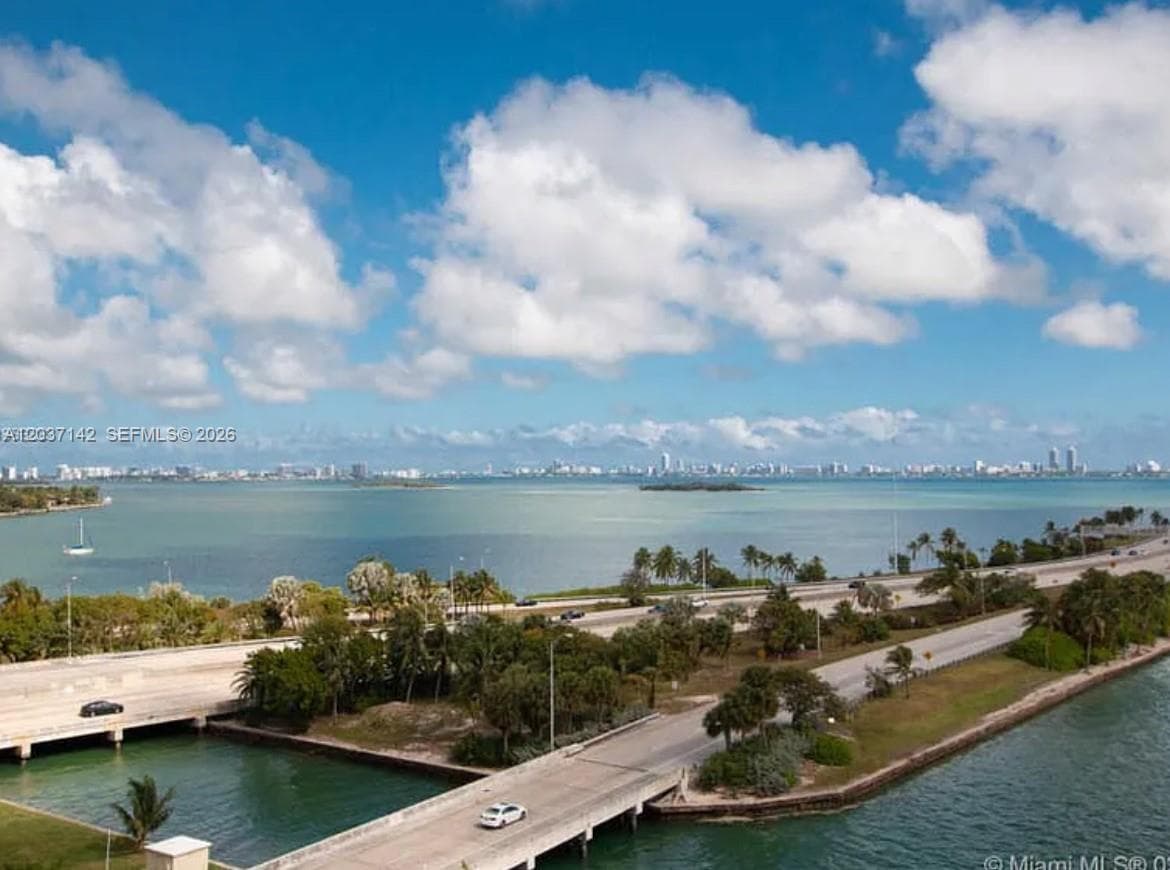 600 NE 36th St # 1006, Miami, FL 33137 photo 3