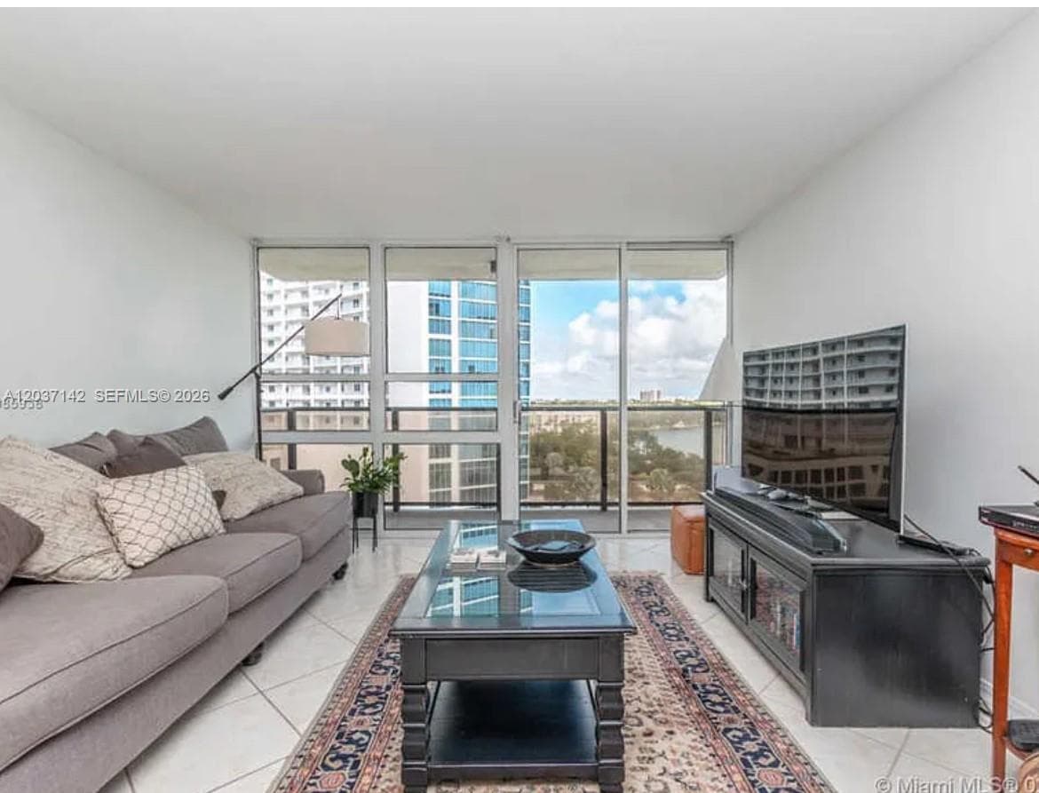 600 NE 36th St # 1006, Miami, FL 33137 photo 4