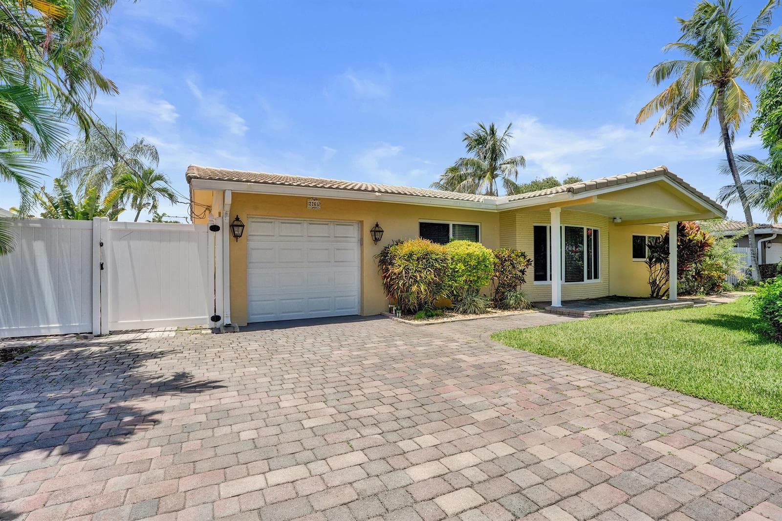 2265 SE 12th Street, Pompano Beach, FL 33062 photo 2