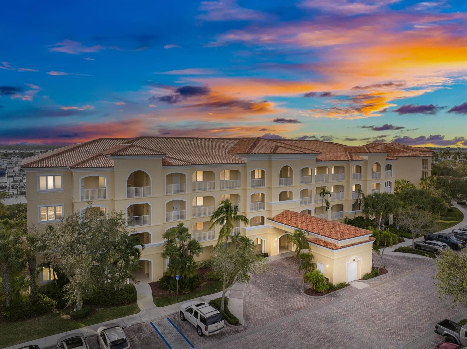 33 Harbour Isle Drive W # 201, Fort Pierce, FL 34949 photo 2
