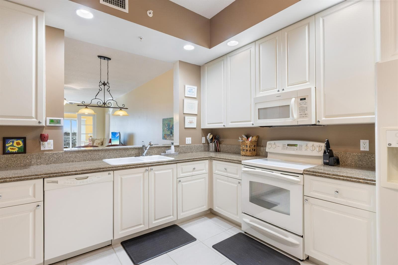 33 Harbour Isle Drive W # 201, Fort Pierce, FL 34949 photo 5