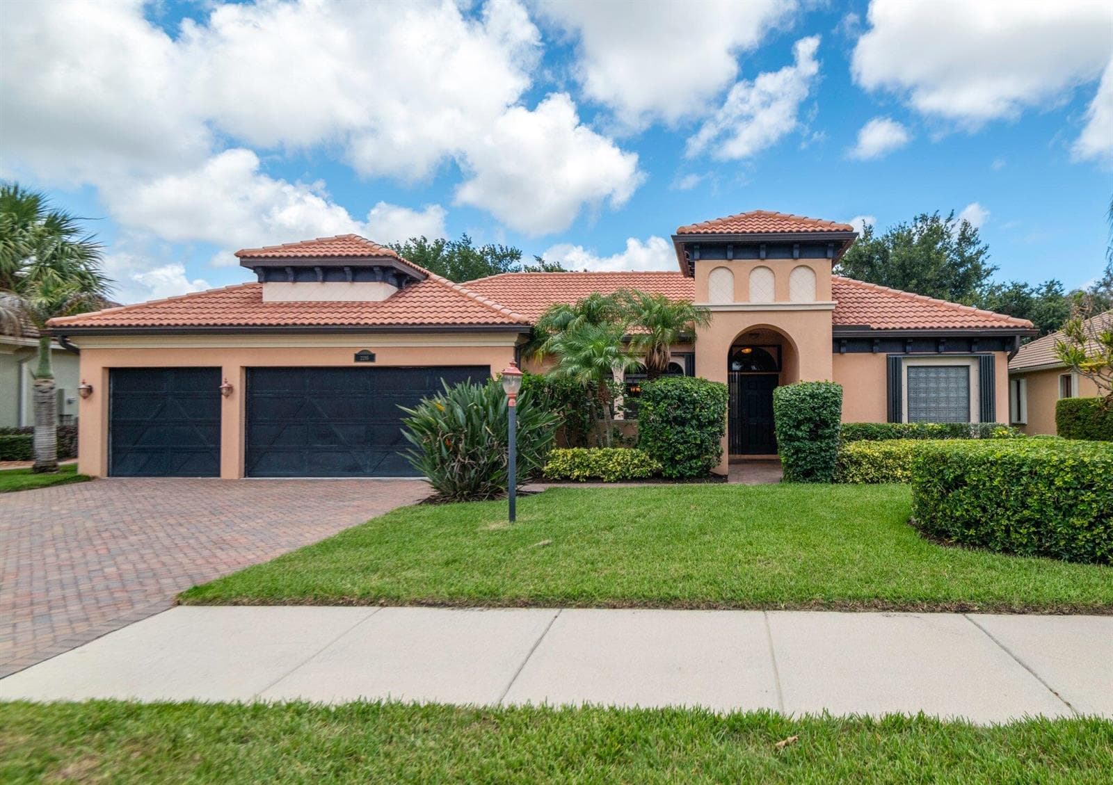 2295 NW Diamond Creek Way, Jensen Beach, FL 34957 photo 2