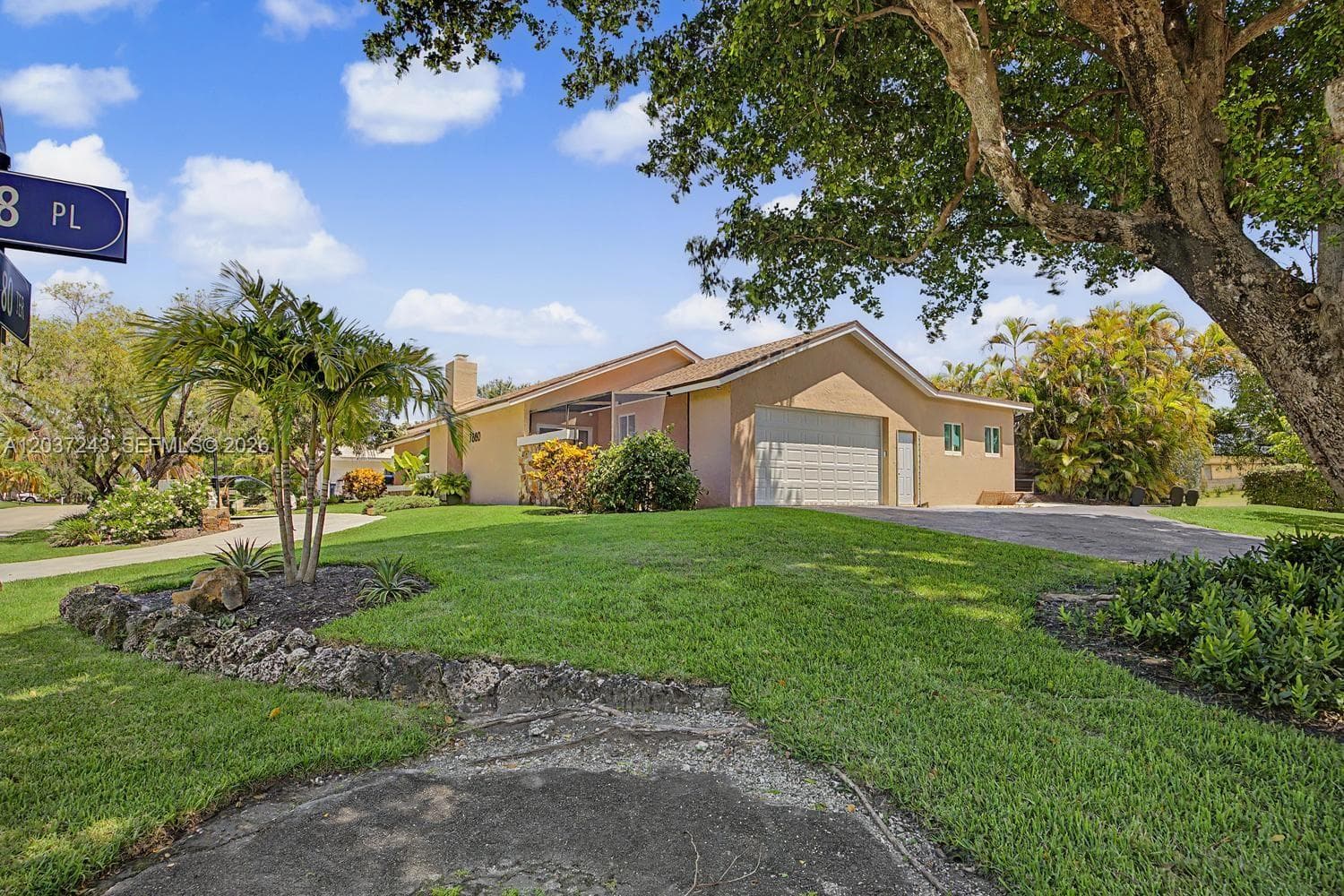 7880 SW 180th Ter, Palmetto Bay, FL 33157 photo 4