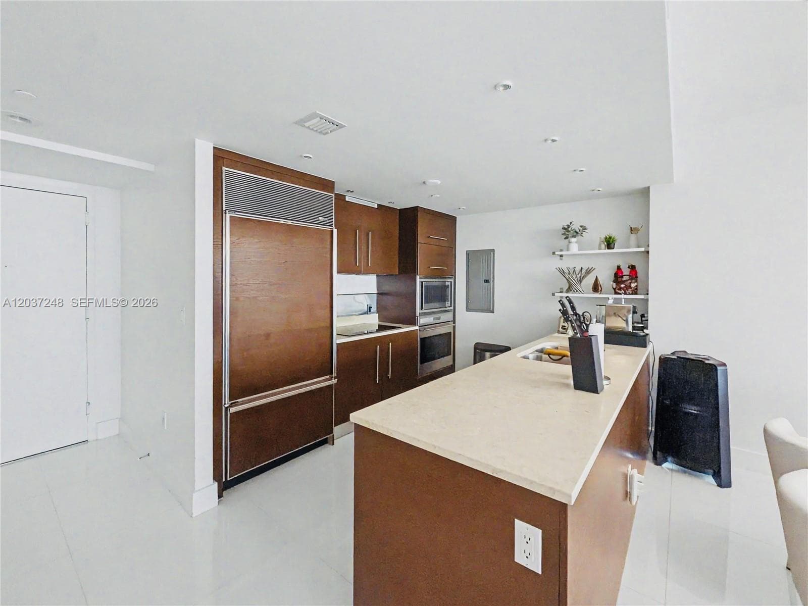 465 Brickell Ave # 1605, Miami, FL 33131 photo 4