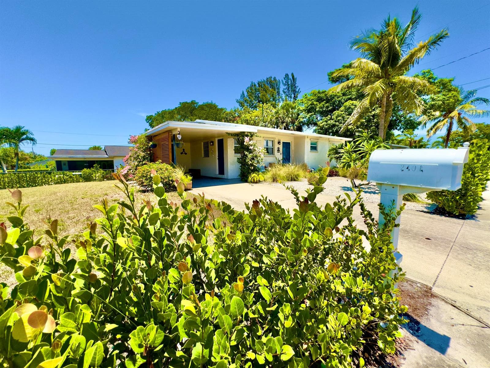 2401 Avenue Q, West Palm Beach, FL 33404 photo 4