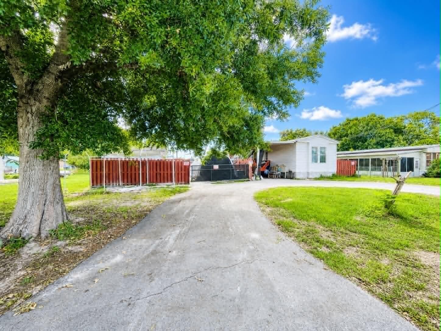 2908 SE 37th Avenue, Okeechobee, FL 34974 photo 2