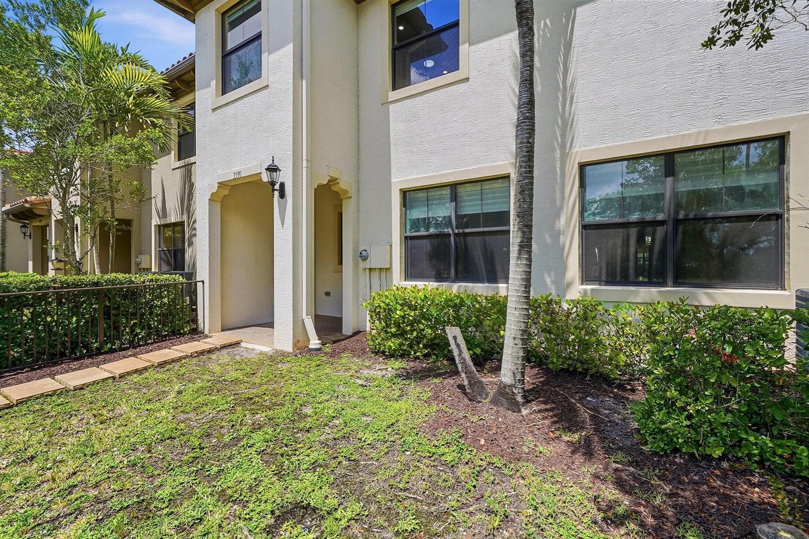3390 NW 125th Avenue, Sunrise, FL 33323 photo 2