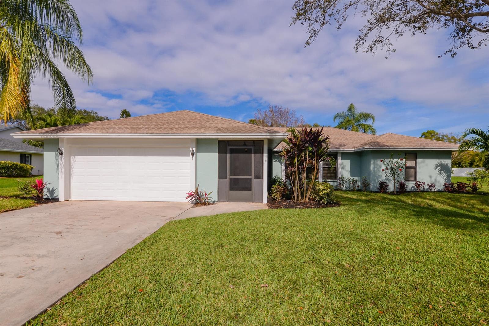2411 NE Pinecrest Lakes Boulevard, Jensen Beach, FL 34957 photo 2