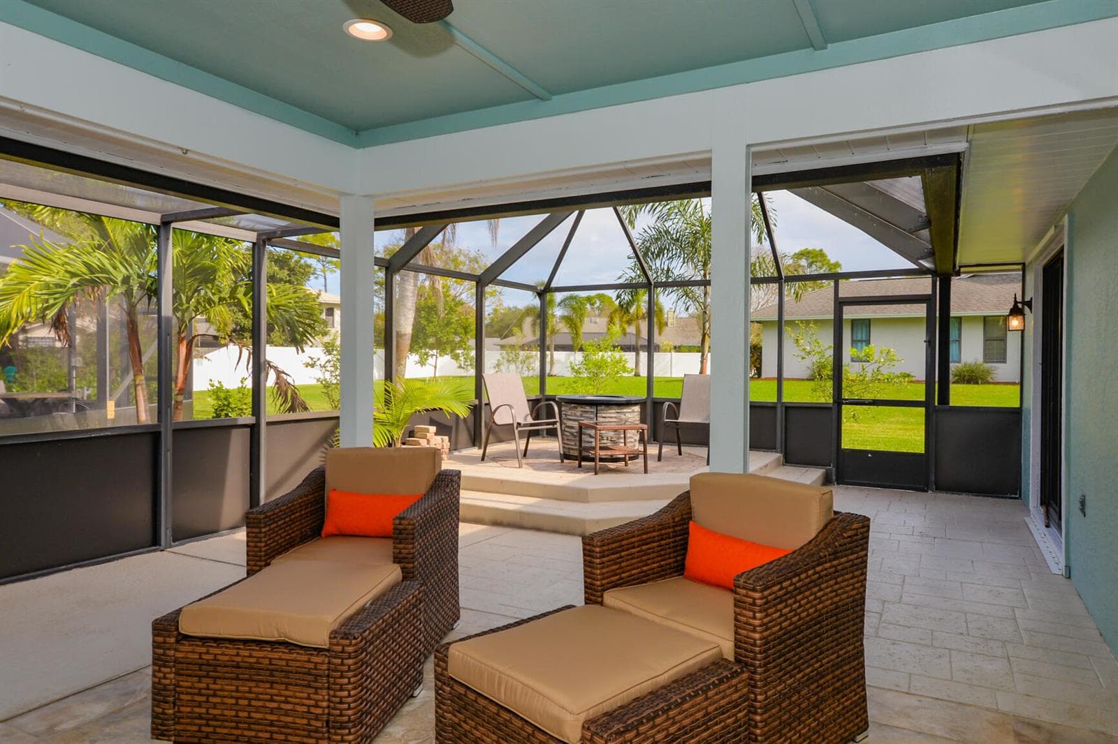2411 NE Pinecrest Lakes Boulevard, Jensen Beach, FL 34957 photo 3