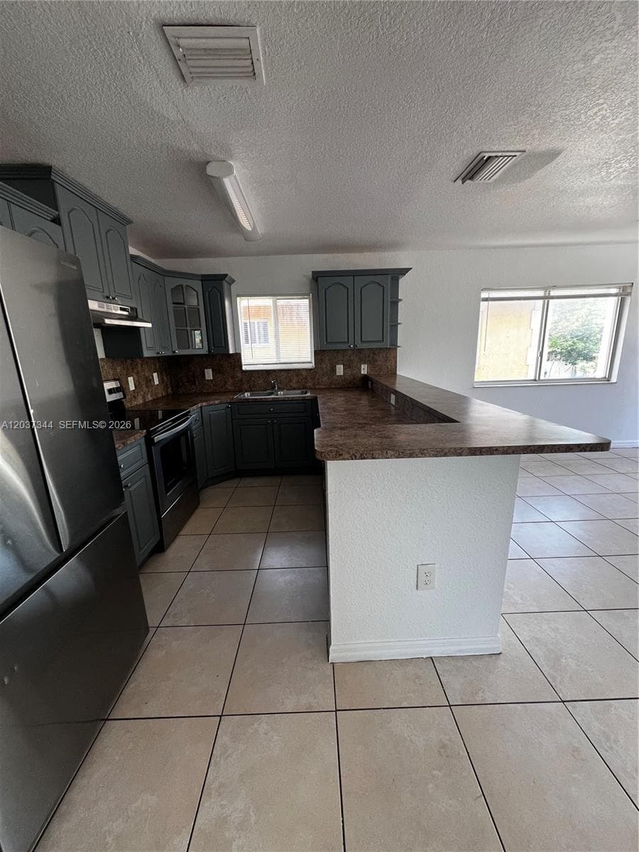 7012 NW 6th Ct # 7012, Miami, FL 33150 photo 3