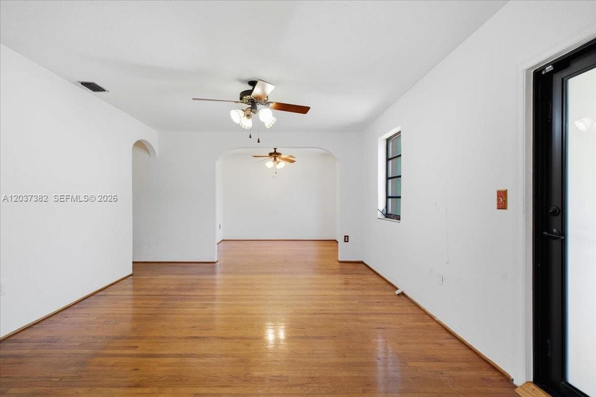 2550 Trapp Ave, Miami, FL 33133 photo 2