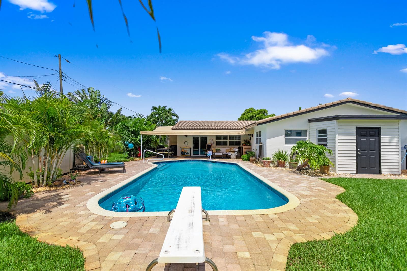 1420 NE 42nd Court, Oakland Park, FL 33334 photo 2