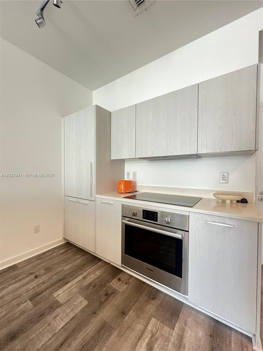 501 NE 31st St # 202, Miami, FL 33137 photo 2