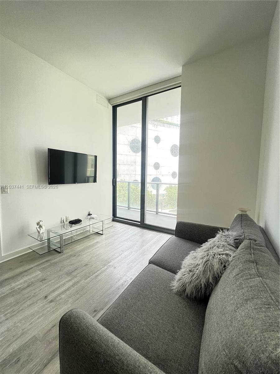 501 NE 31st St # 202, Miami, FL 33137 photo 3