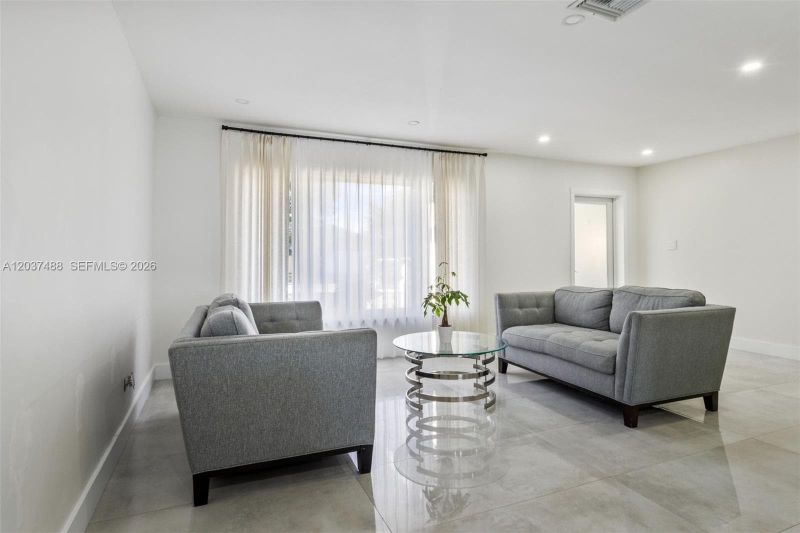 8014 NW 101st Ave, Tamarac, FL 33321 photo 2