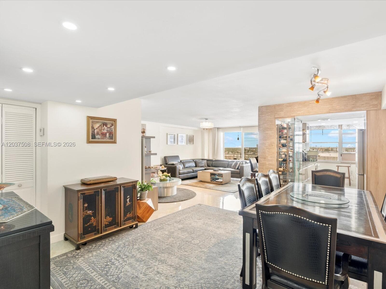 18071 Biscayne Blvd # 1401, Aventura, FL 33160 photo 2