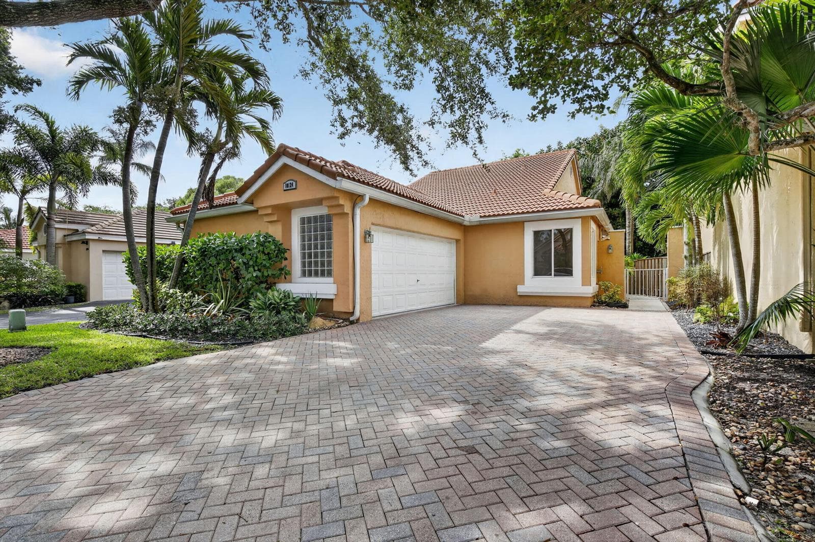 10124 NW 4th Street, Plantation, FL 33324 photo 2