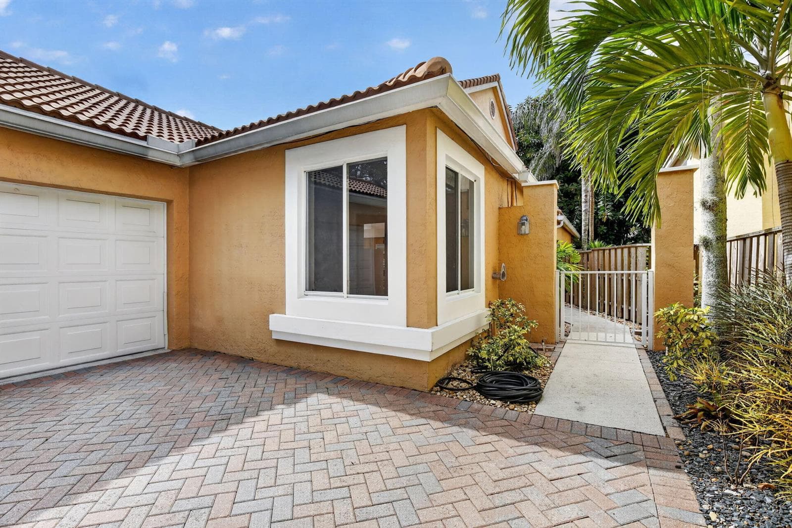 10124 NW 4th Street, Plantation, FL 33324 photo 4