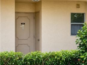 3524 Via Poinciana # Apt 104, Lake Worth, FL 33467 photo 2