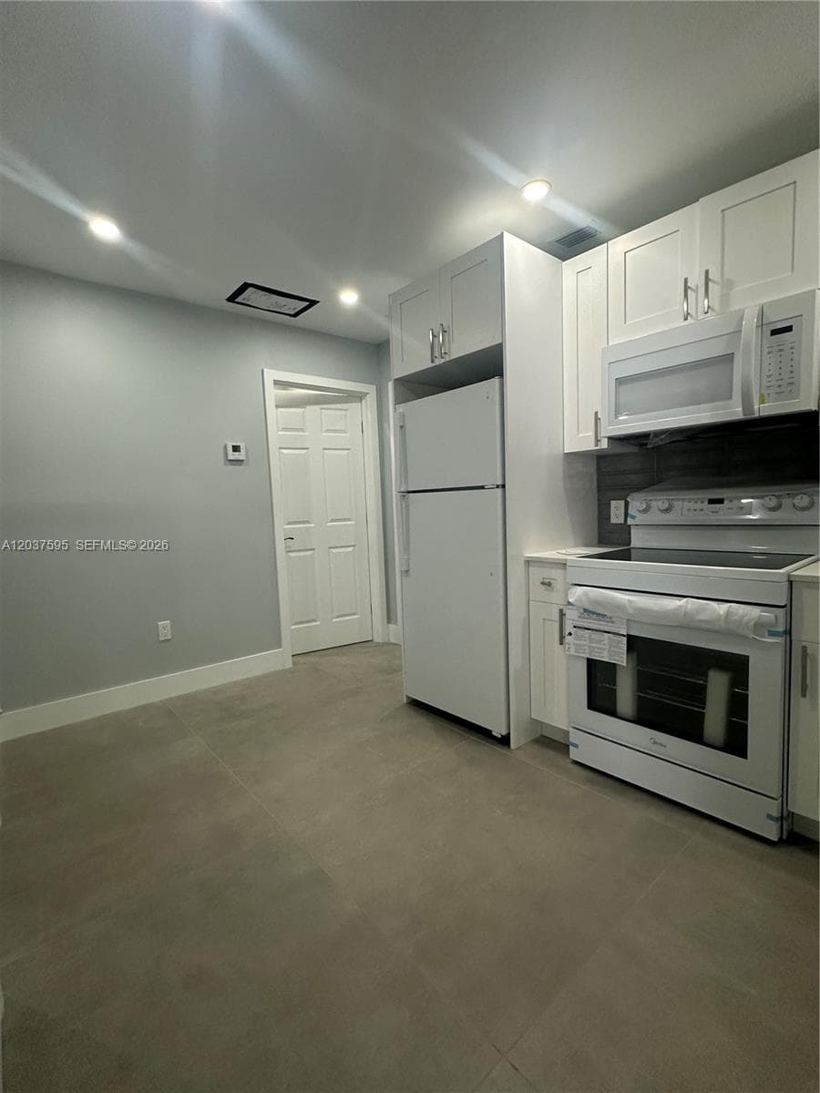 1628 NW 15th St # B, Miami, FL 33125 photo 3