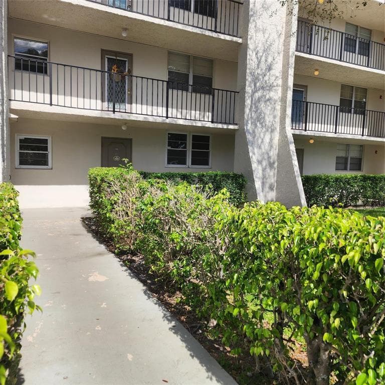 9311 Orange Grove Drive # 114, Davie, FL 33324 photo 4