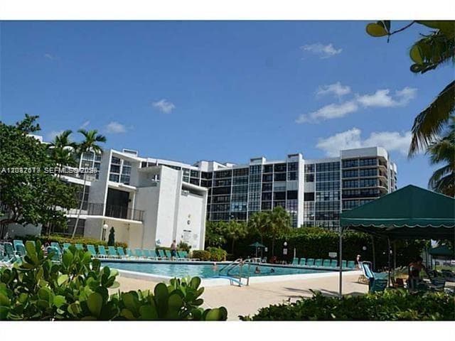 800 Parkview Dr # 1018, Hallandale Beach, FL 33009 photo 5
