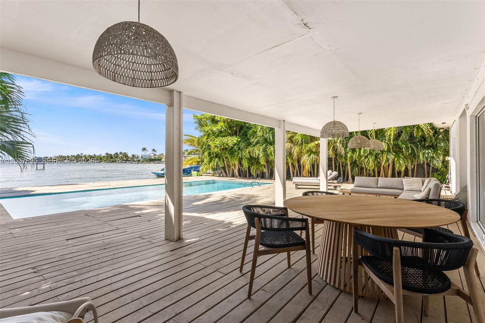 8220 Hawthorne Ave, Miami Beach, FL 33141 photo 4