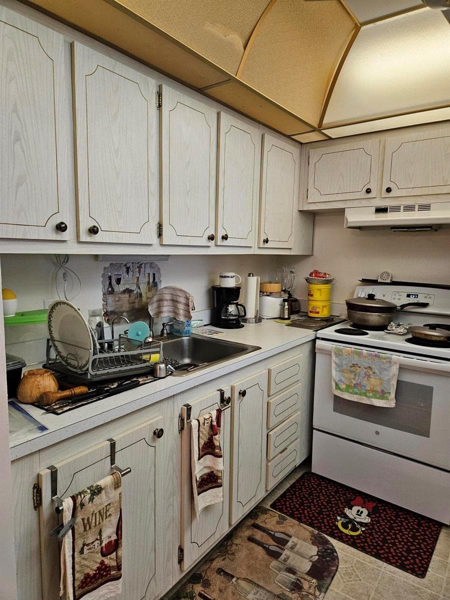 300 Village Green Circle S # 302, Palm Springs, FL 33461 photo 5
