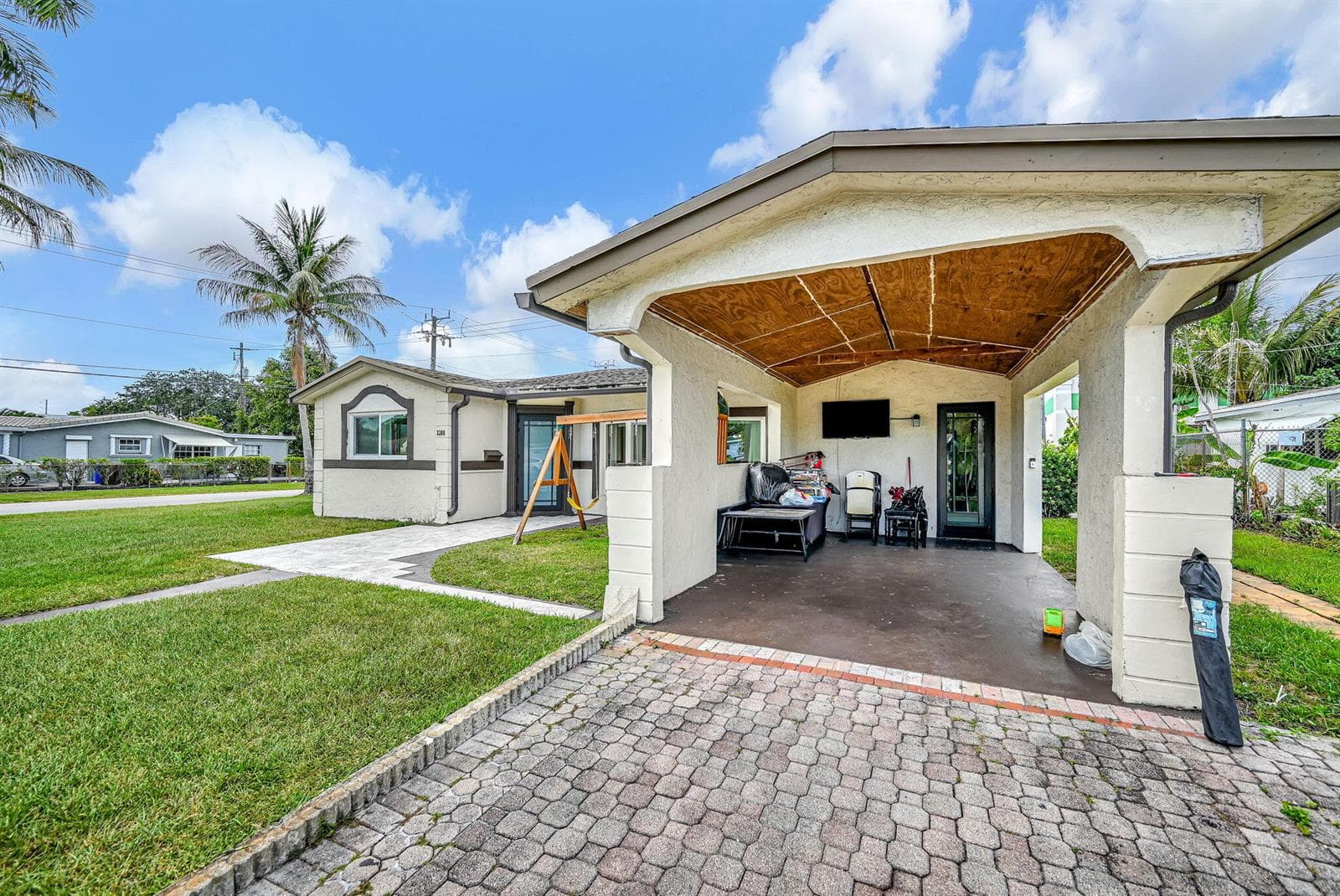 3300 NW 32nd Street, Lauderdale Lakes, FL 33309 photo 3