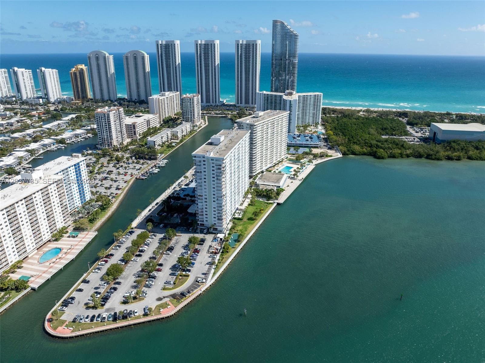 500 Bayview Dr # 1520, Sunny Isles Beach, FL 33160 photo 2