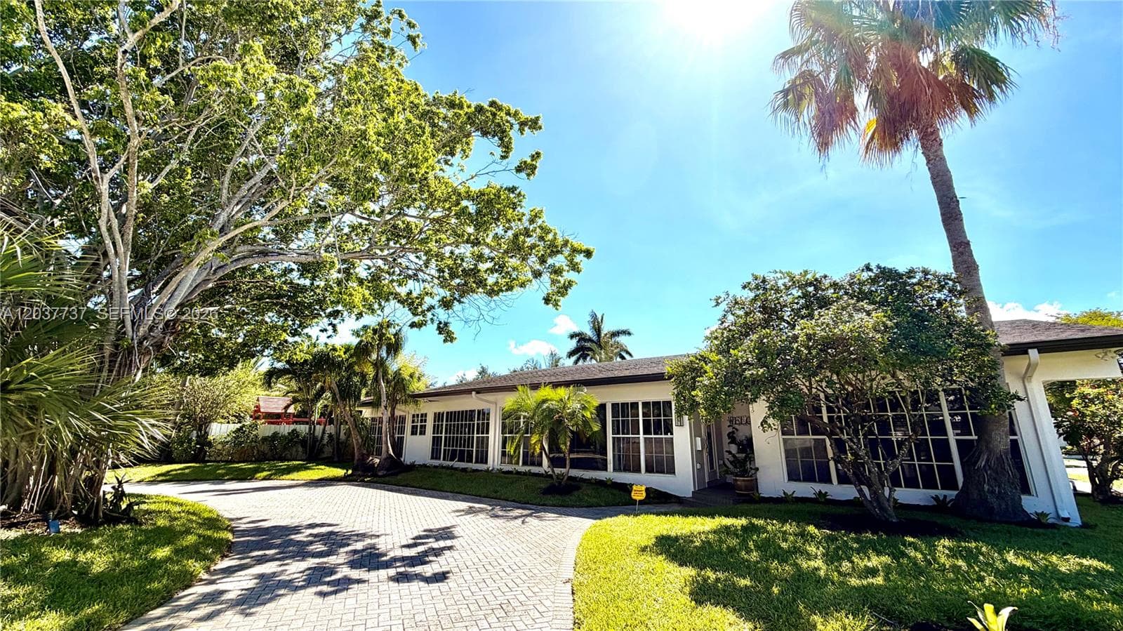 2409 Bayview Dr, Fort Lauderdale, FL 33305 photo 3