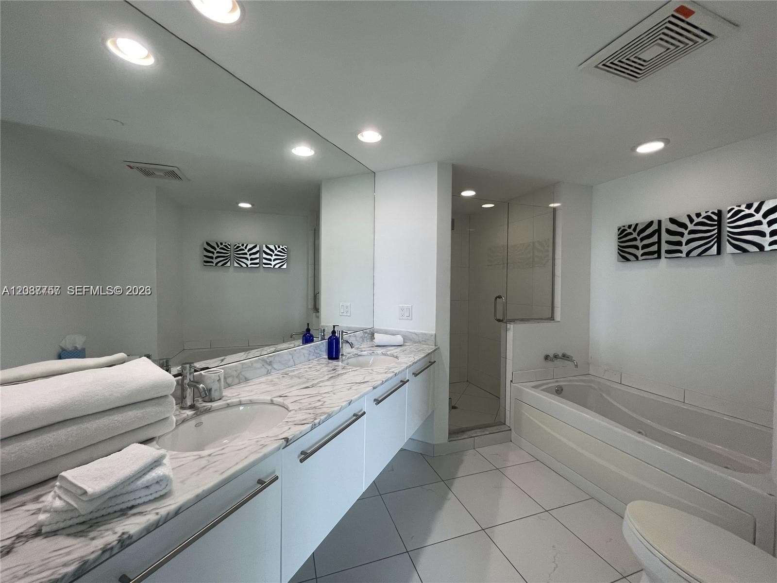 500 Brickell Ave # 2102, Miami, FL 33131 photo 5