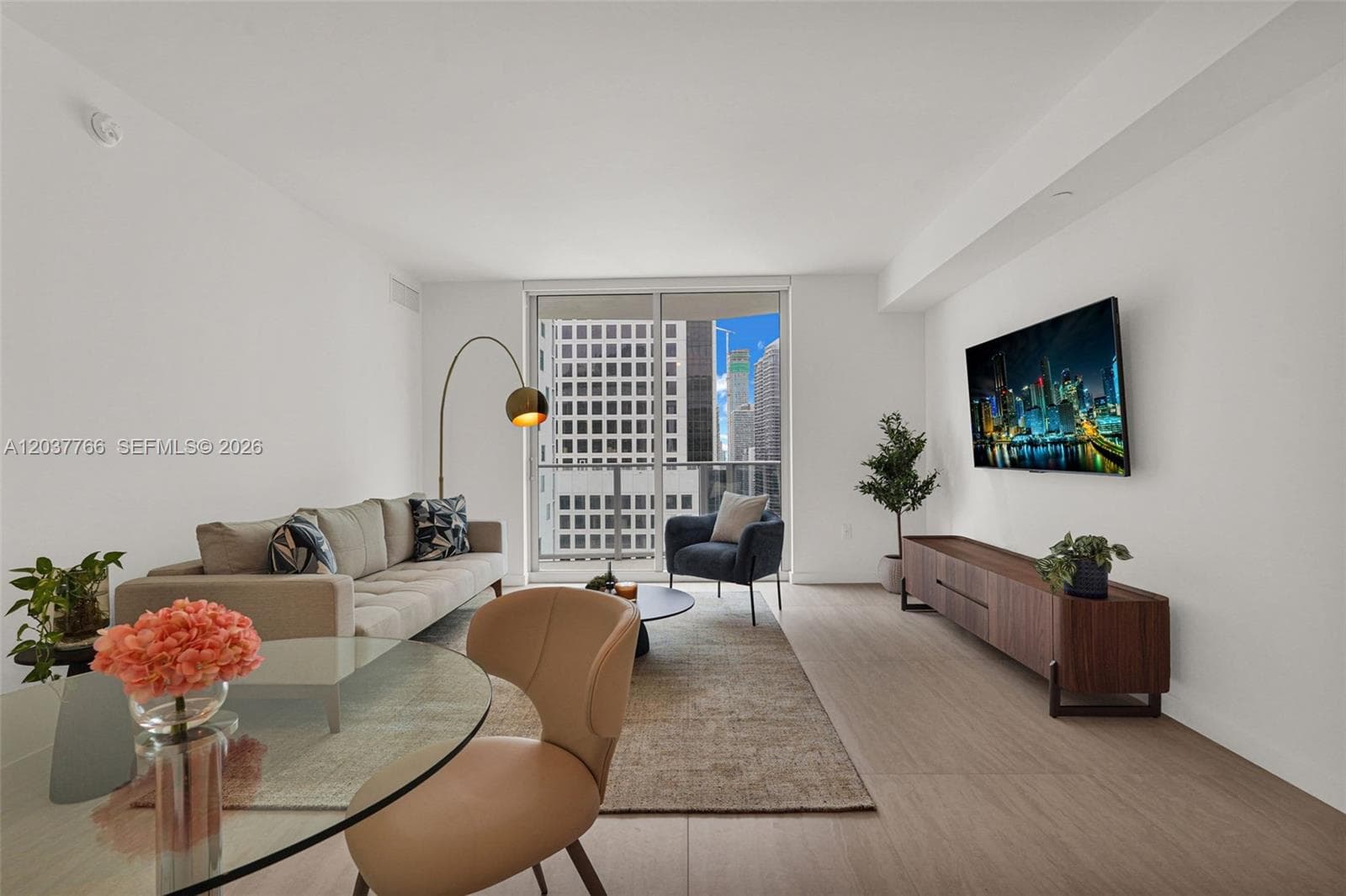 77 SE 5th St # 3714, Miami, FL 33131 photo 4
