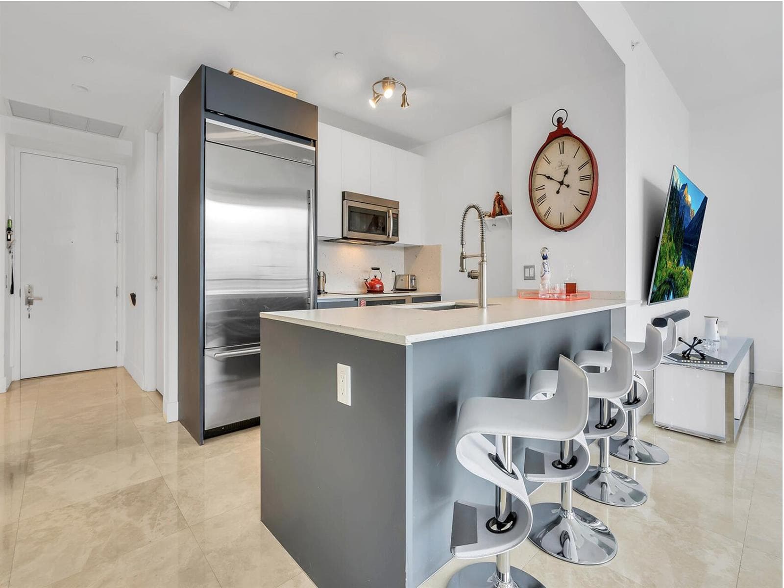 1300 Brickell Bay Drive # 3900, Miami, FL 33131 photo 2