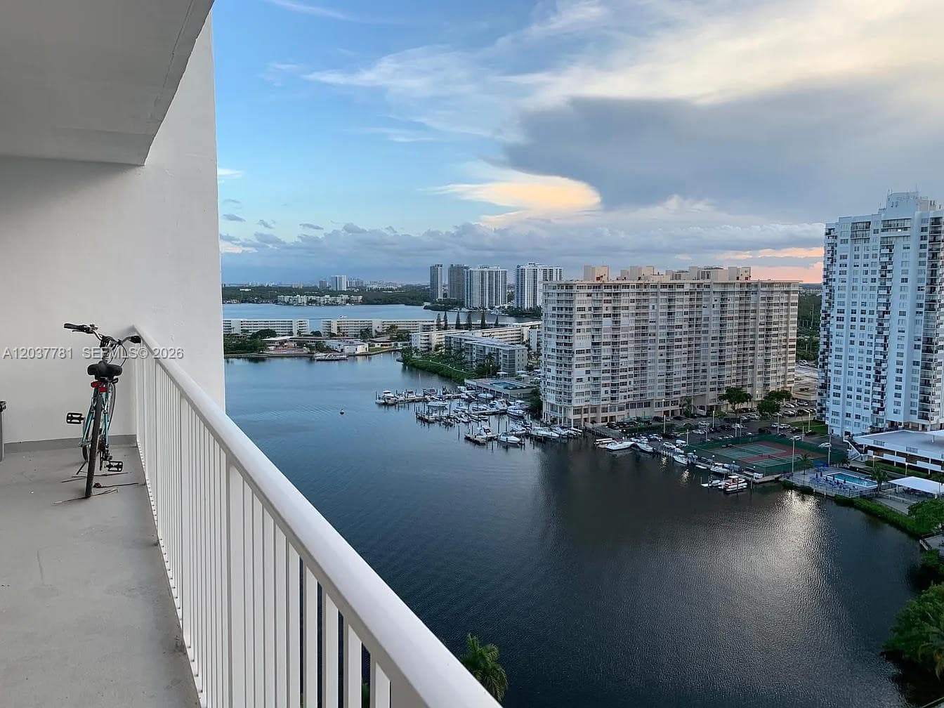 2801 NE 183rd St # 2107W, Aventura, FL 33160 photo 2