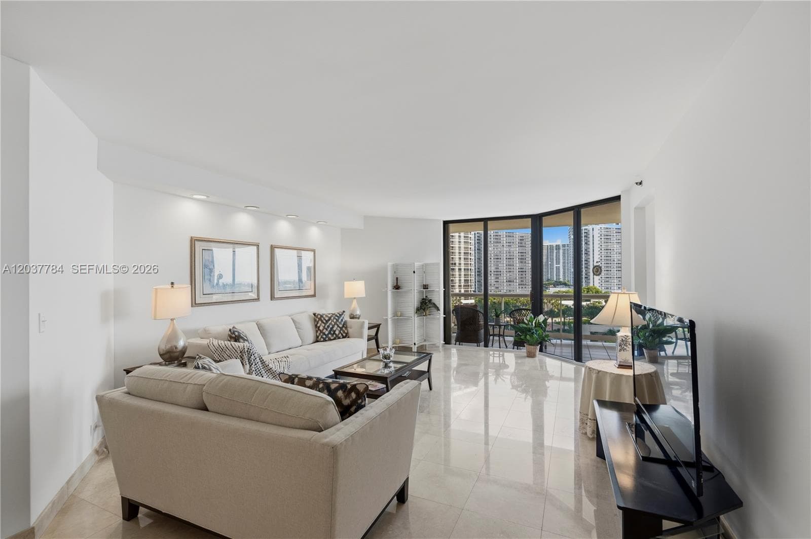 20191 E Country Club Dr # 803, Aventura, FL 33180 photo 2
