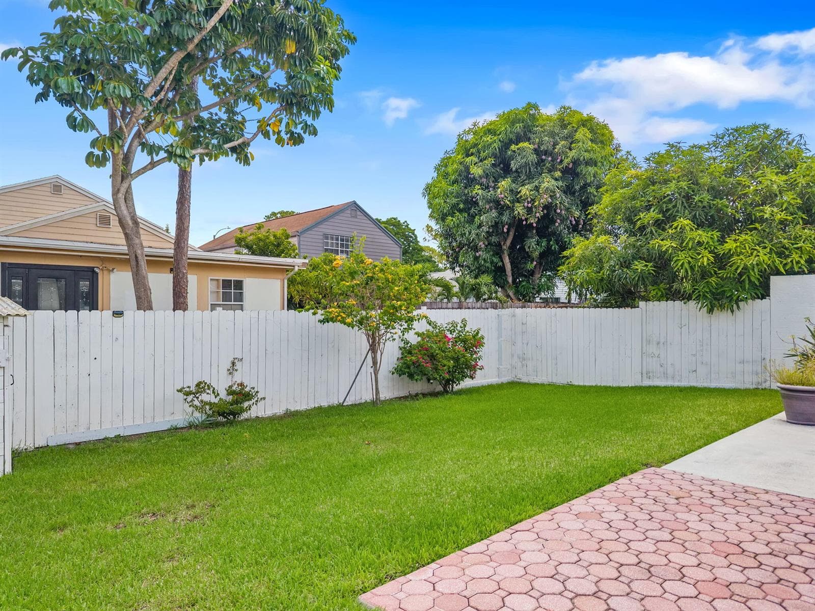 6196 Azalea Circle, West Palm Beach, FL 33415 photo 2