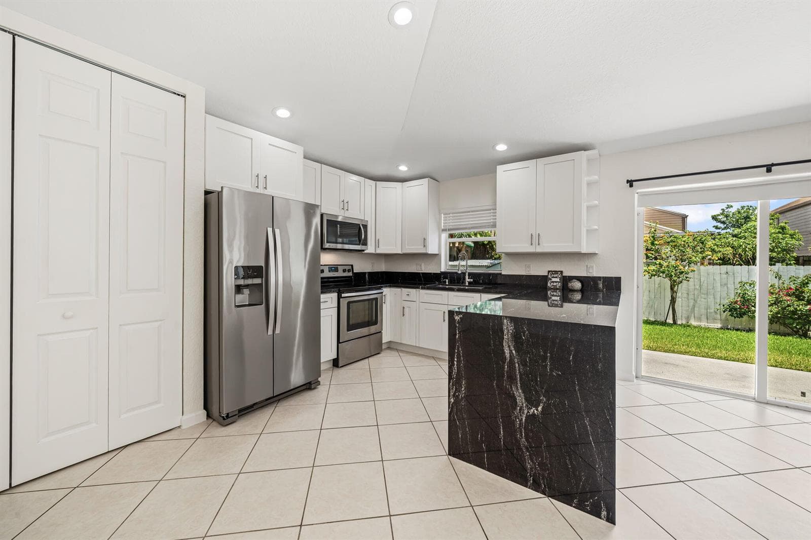 6196 Azalea Circle, West Palm Beach, FL 33415 photo 3