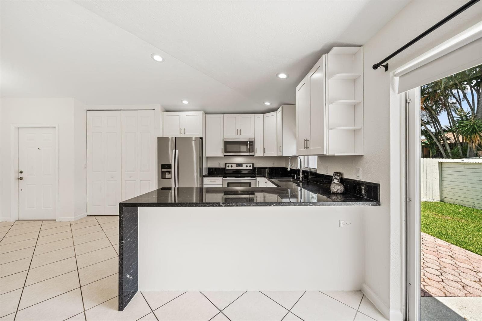 6196 Azalea Circle, West Palm Beach, FL 33415 photo 4