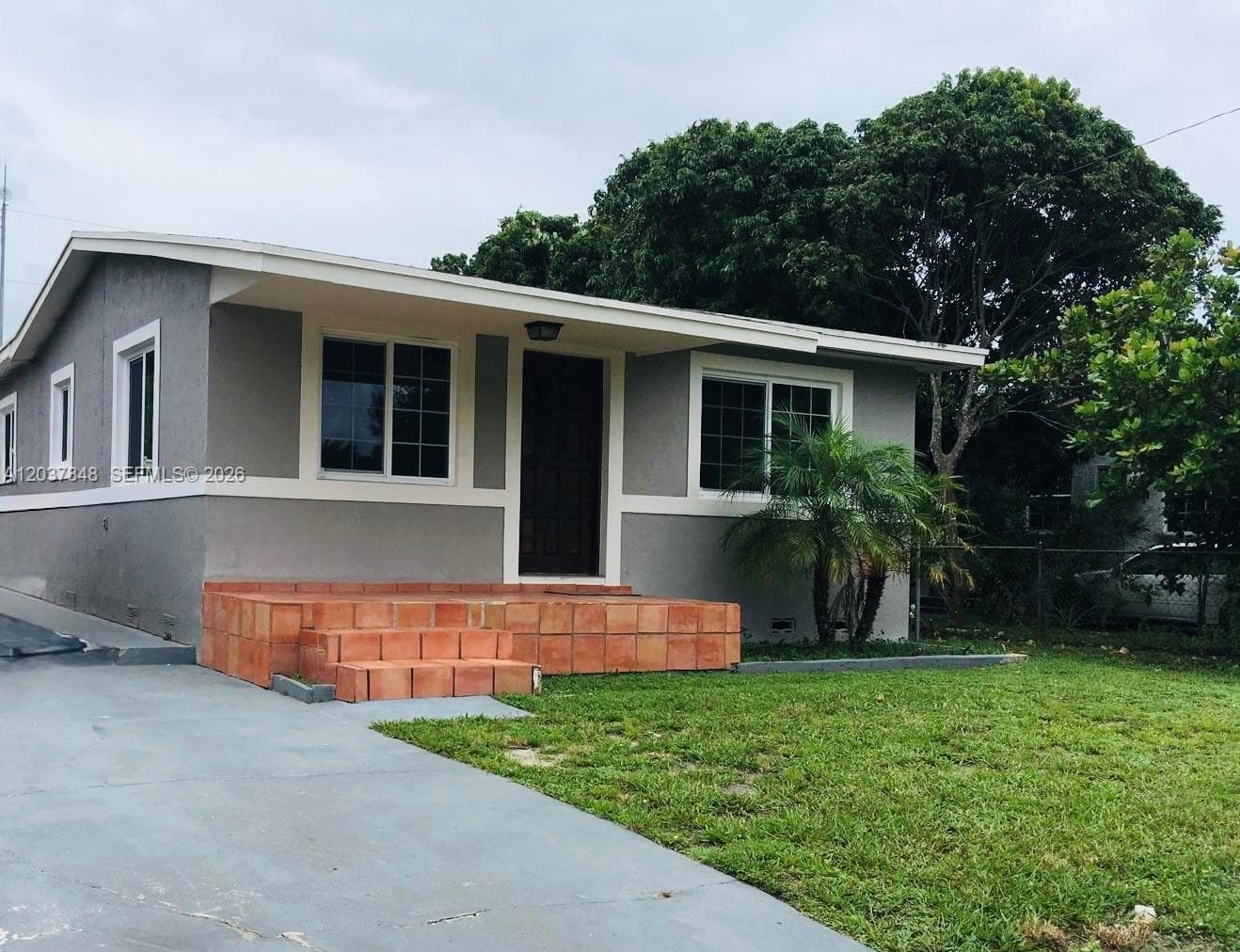 6424 Meade St, Hollywood, FL 33024