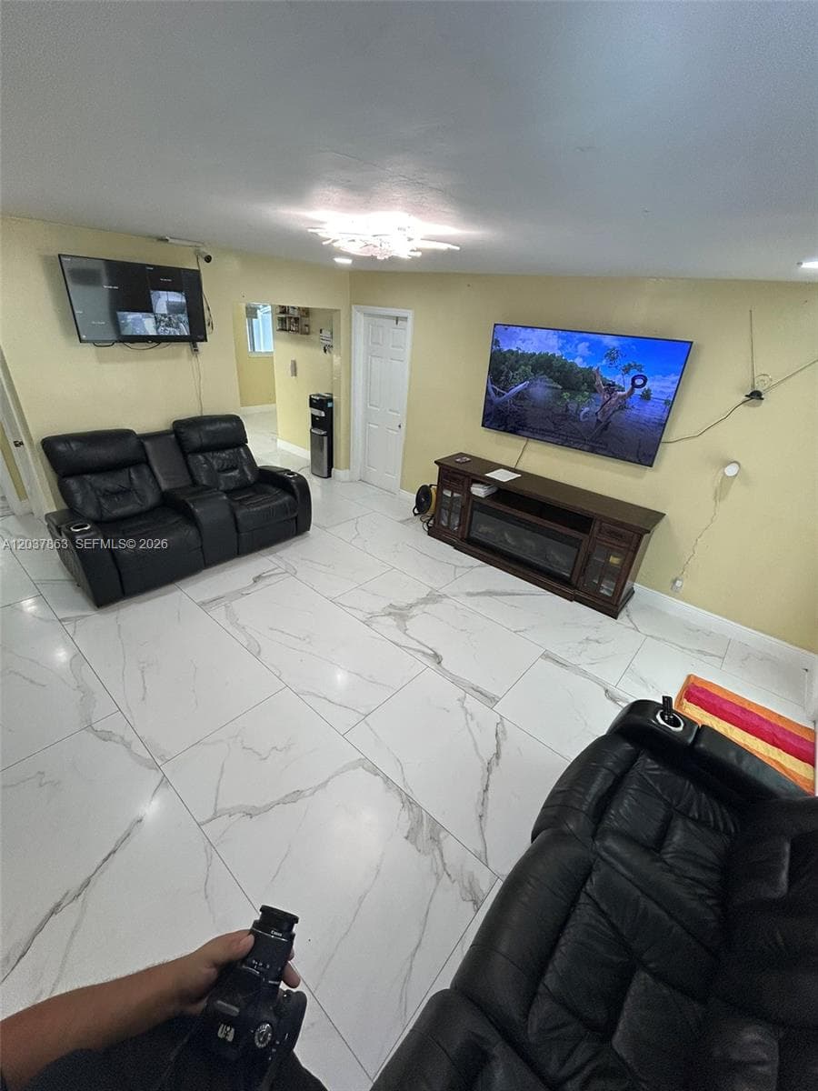5157 NE 5th Ave # 1, Oakland Park, FL 33334 photo 2