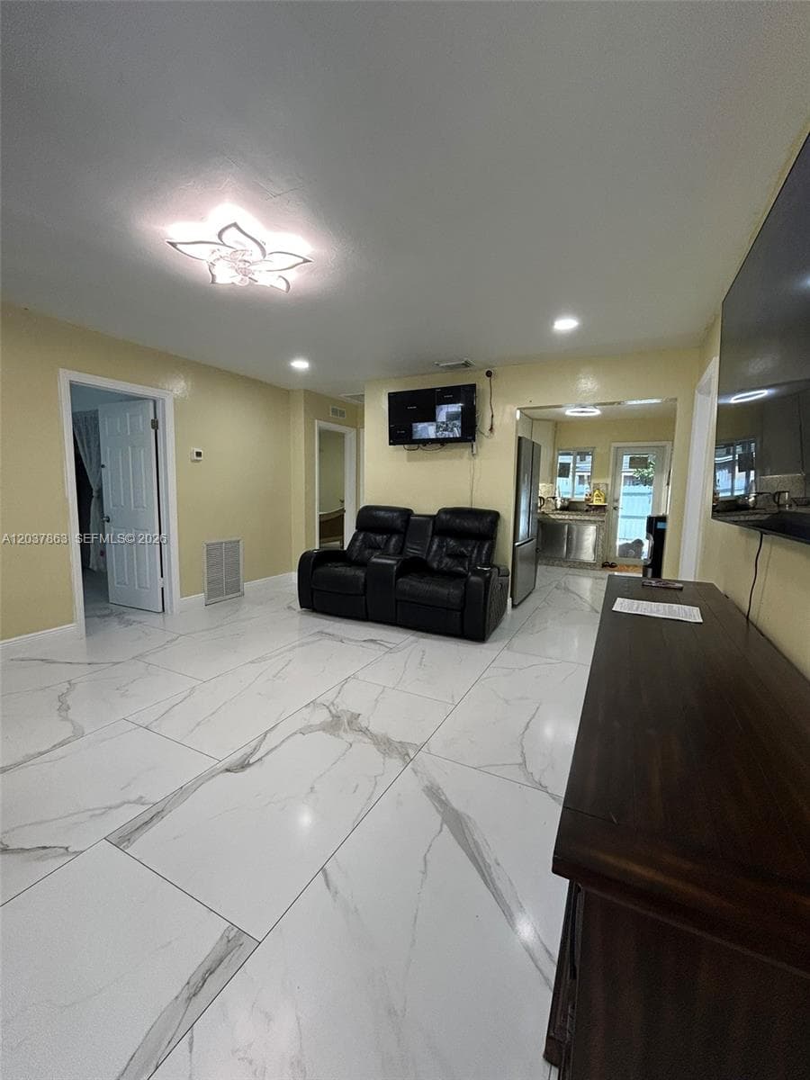 5157 NE 5th Ave # 1, Oakland Park, FL 33334 photo 3