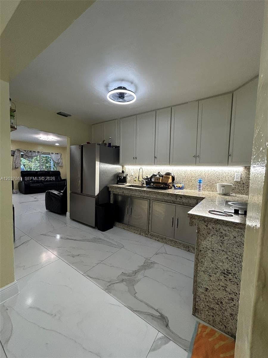 5157 NE 5th Ave # 1, Oakland Park, FL 33334 photo 5