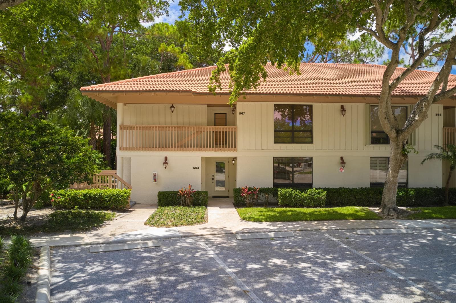 563 Brackenwood Place, Palm Beach Gardens, FL 33418 photo 3