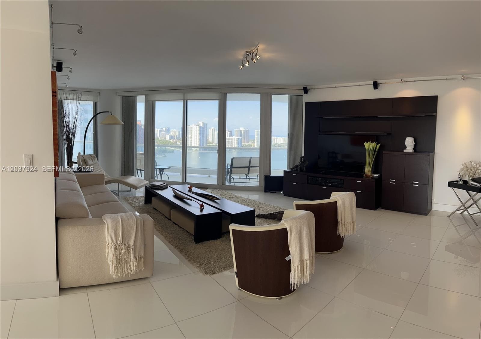7000 Island Blvd # 2407, Aventura, FL 33160 photo 5