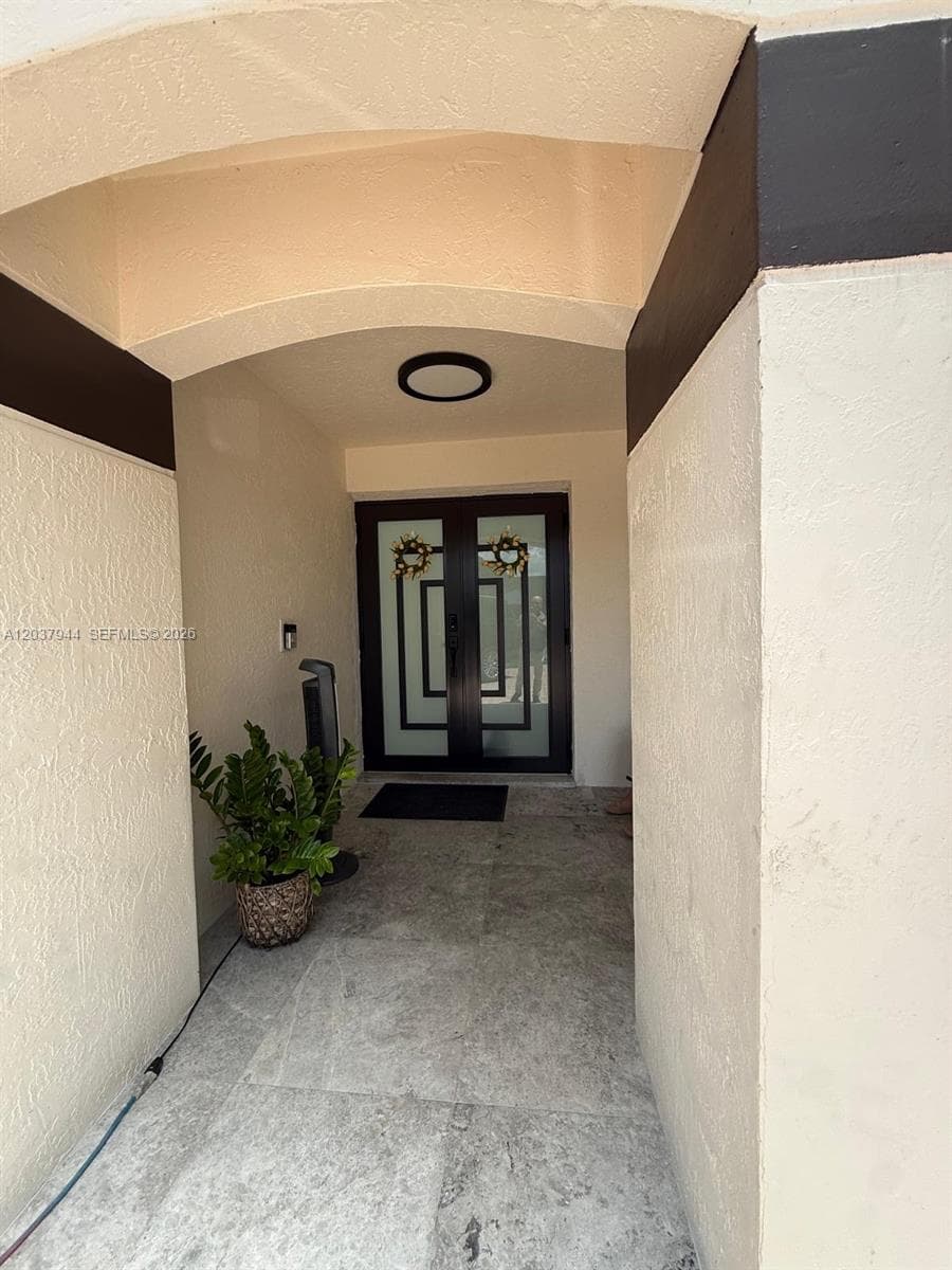 14832 SW 169th Ln, Miami, FL 33187 photo 4