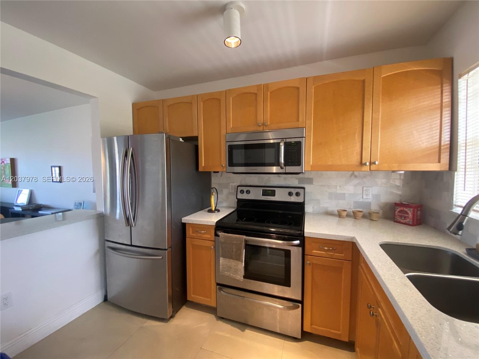 8861 Sunrise Lakes Blvd # 311, Sunrise, FL 33322 photo 3