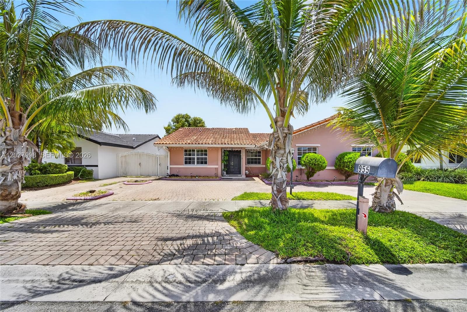 955 NW 128th Ct, Miami, FL 33182 photo 2