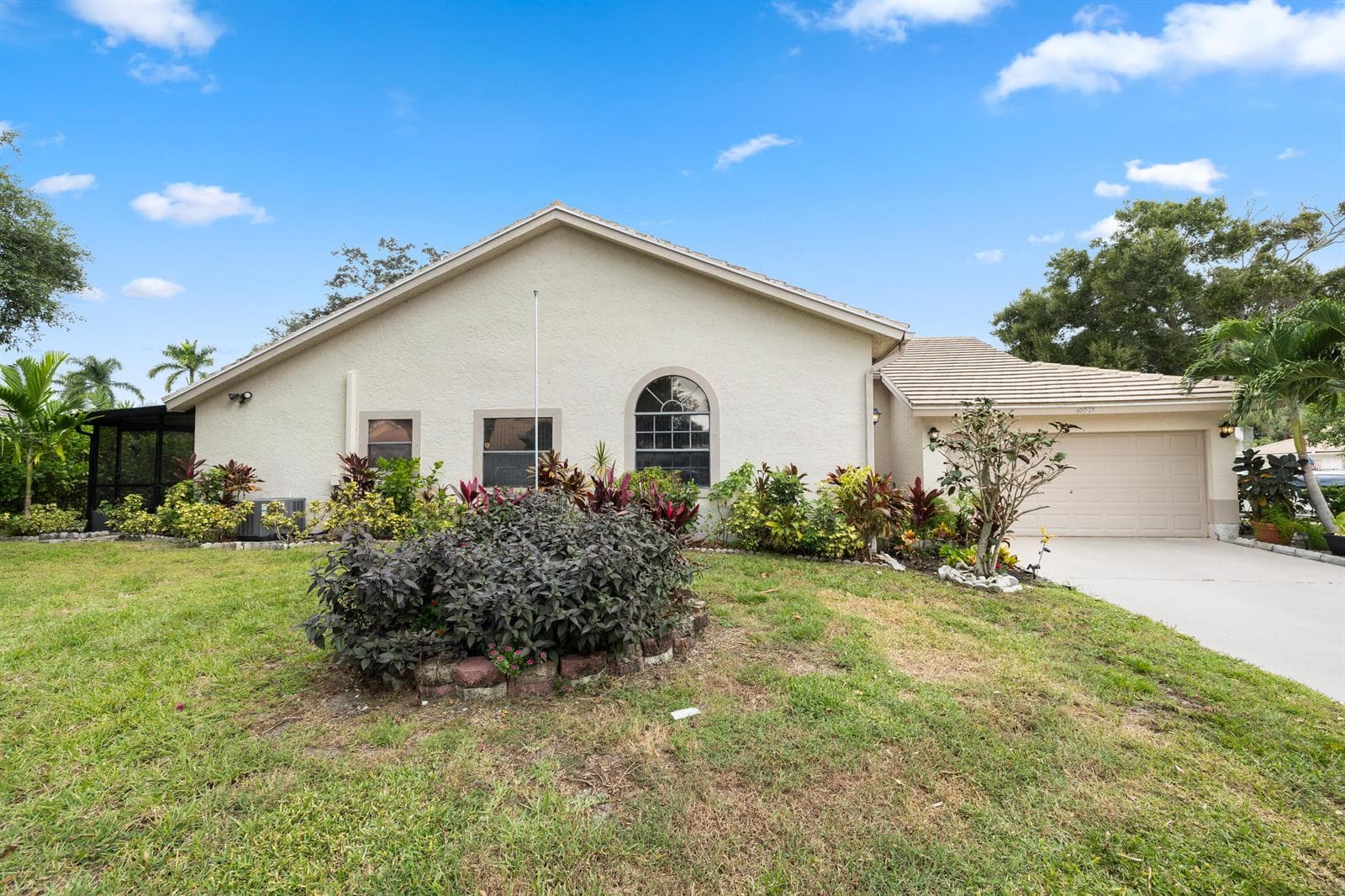 10933 Stafford Circle S, Boynton Beach, FL 33436 photo 2