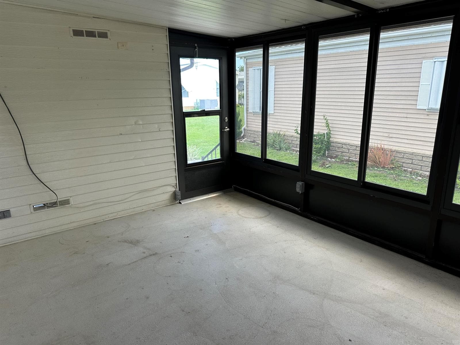 527 Tropical Isles Circle # F-30, Fort Pierce, FL 34982 photo 4